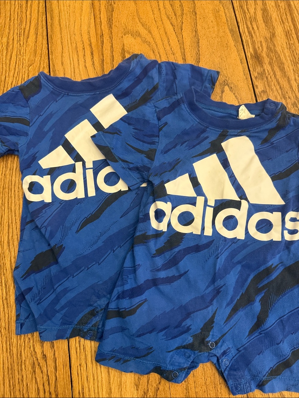 Matching Set Adidas Blue Short-Sleeve Romper with White Logo Sz 12m TWINS UU